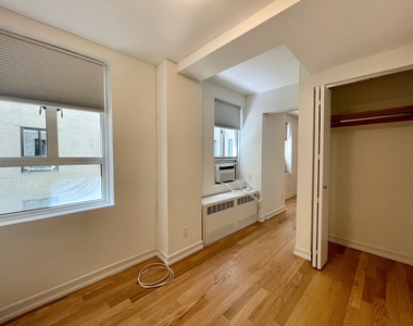 752 West End Avenue - Photo Thumbnail 6