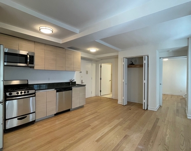 752 West End Avenue - Photo Thumbnail 2