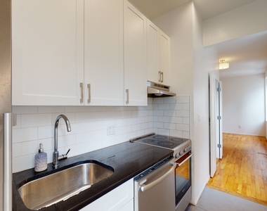 1297 Lexington Avenue - Photo Thumbnail 4