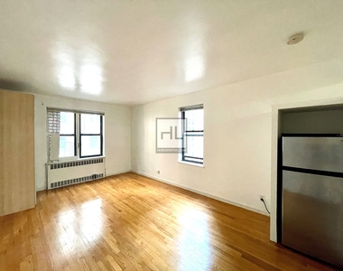 315 East 56 Street - Photo Thumbnail 2