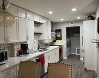 7728 Connemara Avenue - Photo Thumbnail 21