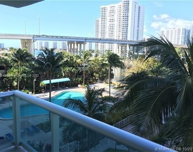 19390 Collins Ave - Photo Thumbnail 5