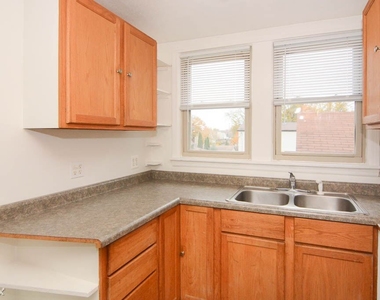 5922 W. Leland, Unit 2 - Photo Thumbnail 3