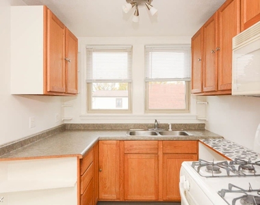 5922 W. Leland, Unit 2 - Photo Thumbnail 2