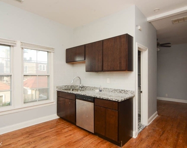 2818 N. Drake, Unit 2r - Photo Thumbnail 3