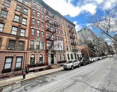 East 18th Street - Photo Thumbnail 0