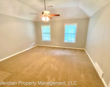 2206 Oak Hollow Ln - Photo Thumbnail 9