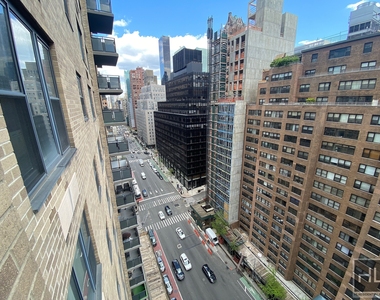 East 27th Street - Photo Thumbnail 4