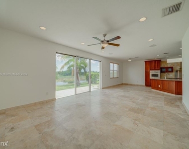 5035 Sw 155th Ave - Photo Thumbnail 5