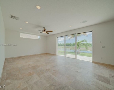 5035 Sw 155th Ave - Photo Thumbnail 8