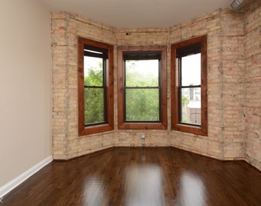 1758 W. Montrose, Unit 3 - Photo Thumbnail 6