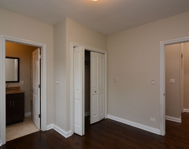 1758 W. Montrose, Unit 3 - Photo Thumbnail 15