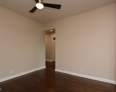 1758 W. Montrose, Unit 3 - Photo Thumbnail 8