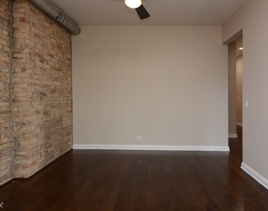 1758 W. Montrose, Unit 4 - Photo Thumbnail 9