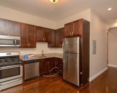 1758 W. Montrose, Unit 4 - Photo Thumbnail 1