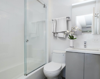 240 Central Park South - Photo Thumbnail 4