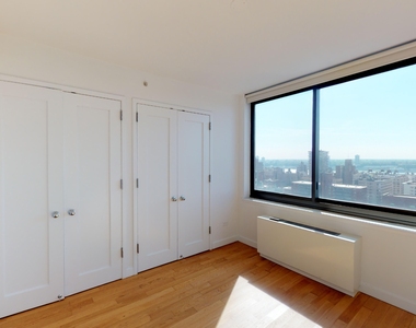 808 Columbus Avenue - Photo Thumbnail 4