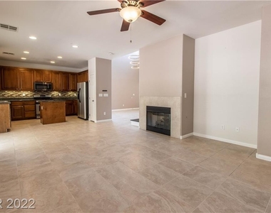 5525 Grey Pointe Street - Photo Thumbnail 9