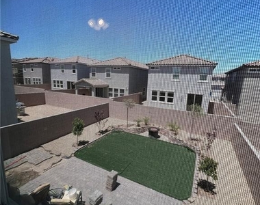 7676 Mojave Wind Avenue - Photo Thumbnail 33