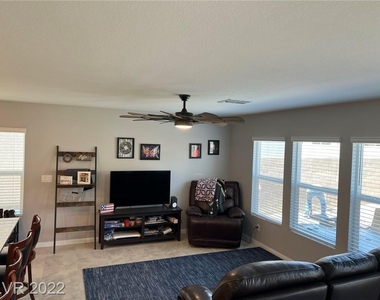 7676 Mojave Wind Avenue - Photo Thumbnail 46