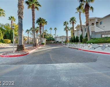 10021 Crimson Palisades Place - Photo Thumbnail 4