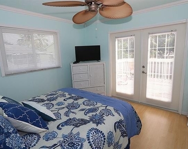 135 Gulfview Ave - Photo Thumbnail 5