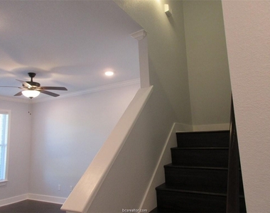 2116 Crescent Pointe Parkway - Photo Thumbnail 10