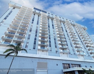 13499 Biscayne Blvd - Photo Thumbnail 0