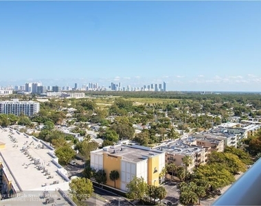 13499 Biscayne Blvd - Photo Thumbnail 4