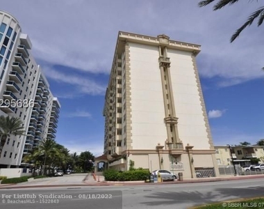 9195 Collins Ave - Photo Thumbnail 17