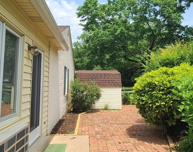 703 N Mansfield Street - Photo Thumbnail 36