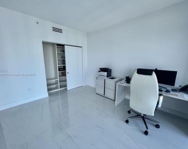 17301 Biscayne Blvd - Photo Thumbnail 9