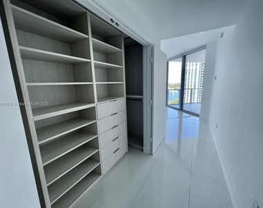 17301 Biscayne Blvd - Photo Thumbnail 10