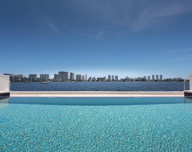 17301 Biscayne Blvd - Photo Thumbnail 16