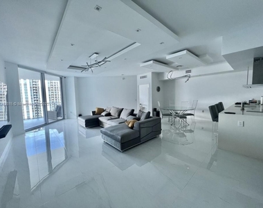 17301 Biscayne Blvd - Photo Thumbnail 1