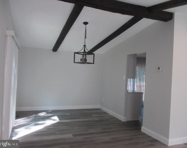 6332 Sandchain Road - Photo Thumbnail 7