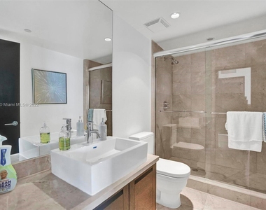 150 Sunny Isles Blvd - Photo Thumbnail 10