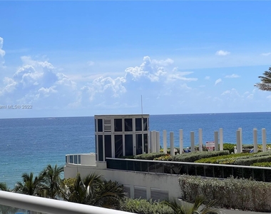 17275 Collins Ave - Photo Thumbnail 9