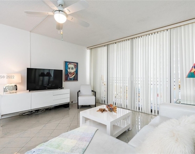 3505 S Ocean Dr - Photo Thumbnail 10