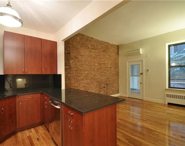 1378 York Avenue #1C - Photo Thumbnail 0