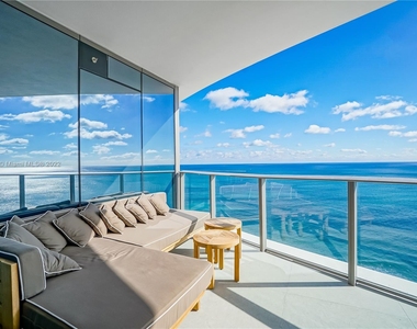 15701 Collins Ave - Photo Thumbnail 3