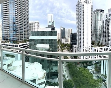 951 Brickell Ave - Photo Thumbnail 6