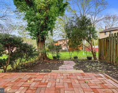 7327 Kerry Hill Court - Photo Thumbnail 21