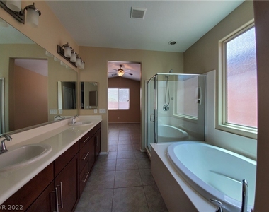 7251 Lavender Rose Avenue - Photo Thumbnail 10