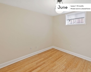 1380 Bryant Street Northeast - Photo Thumbnail 14