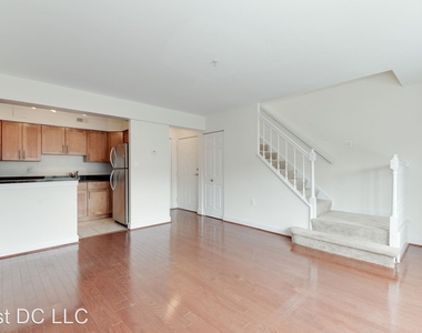 3627 38th St Nw Unit 304 - Photo Thumbnail 5