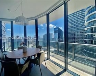 17555 Collins Ave - Photo Thumbnail 0