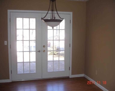 4133 Gregory Manor Circle Sw - Photo Thumbnail 3