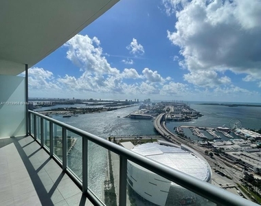 888 Biscayne Blvd - Photo Thumbnail 25