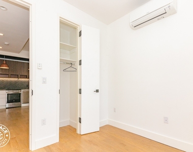 824 Lexington Avenue - Photo Thumbnail 7